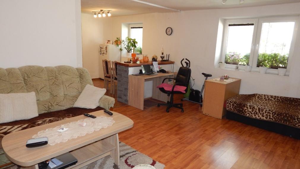 PREDANÉ! SPEKTRUM REALITY - Na Predaj  2-izbový rodinný dom s pozemkom 196 m2 , Horná Ves, okres Prievidza