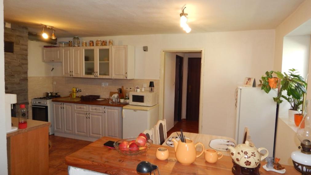 PREDANÉ! SPEKTRUM REALITY - Na Predaj  2-izbový rodinný dom s pozemkom 196 m2 , Horná Ves, okres Prievidza