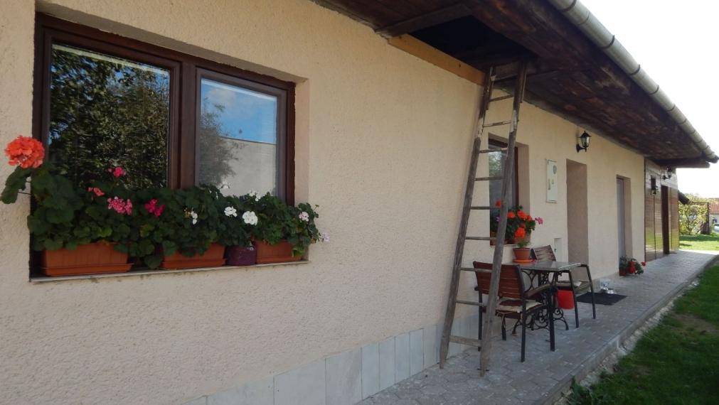 PREDANÉ! SPEKTRUM REALITY - Na Predaj  2-izbový rodinný dom s pozemkom 196 m2 , Horná Ves, okres Prievidza