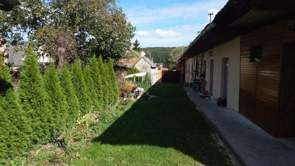 PREDANÉ! SPEKTRUM REALITY - Na Predaj  2-izbový rodinný dom s pozemkom 196 m2 , Horná Ves, okres Prievidza