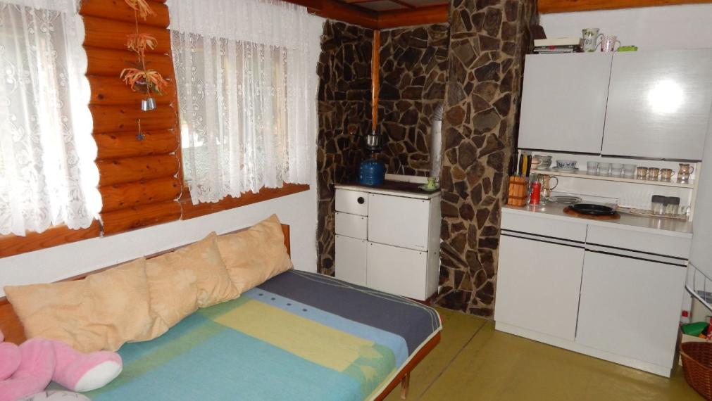 SPEKTRUM REALITY- Na Predaj záhradná chata s pozemkom 464 m2,, záhradkárska osada SNP pri Gewise " Handlová