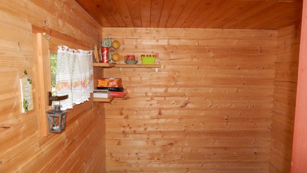 SPEKTRUM REALITY- Na Predaj záhradná chata s pozemkom 464 m2,, záhradkárska osada SNP pri Gewise " Handlová