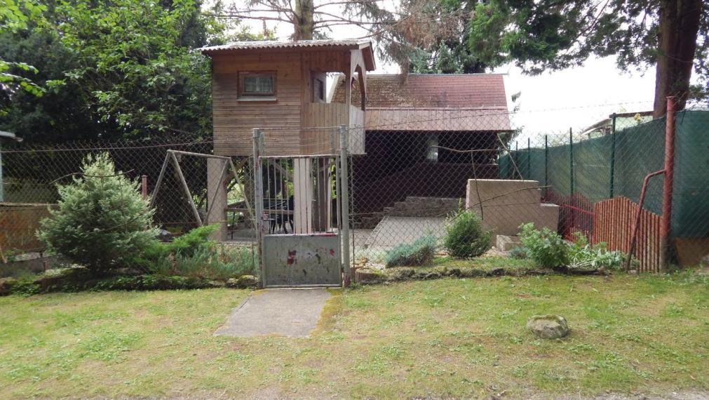 SPEKTRUM REALITY- Na Predaj záhradná chata s pozemkom 464 m2,, záhradkárska osada SNP pri Gewise " Handlová