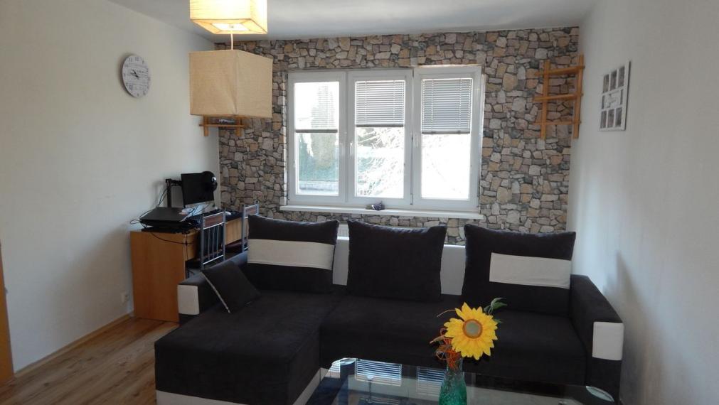 EXKLUZÍVNE-SPEKTRUM REALITY- Na Predaj 2-izbový byt, 58 m2 s balkónom, Handlová, ul. Prievidzská