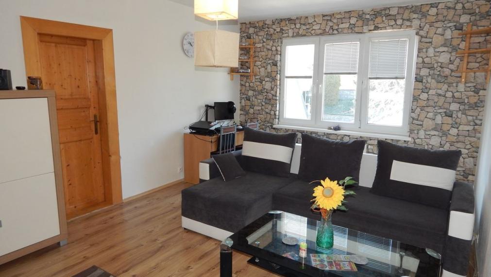 EXKLUZÍVNE-SPEKTRUM REALITY- Na Predaj 2-izbový byt, 58 m2 s balkónom, Handlová, ul. Prievidzská