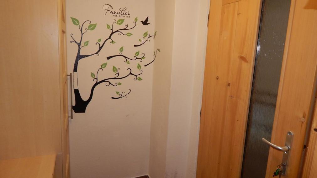 EXKLUZÍVNE-SPEKTRUM REALITY- Na Predaj 2-izbový byt, 58 m2 s balkónom, Handlová, ul. Prievidzská