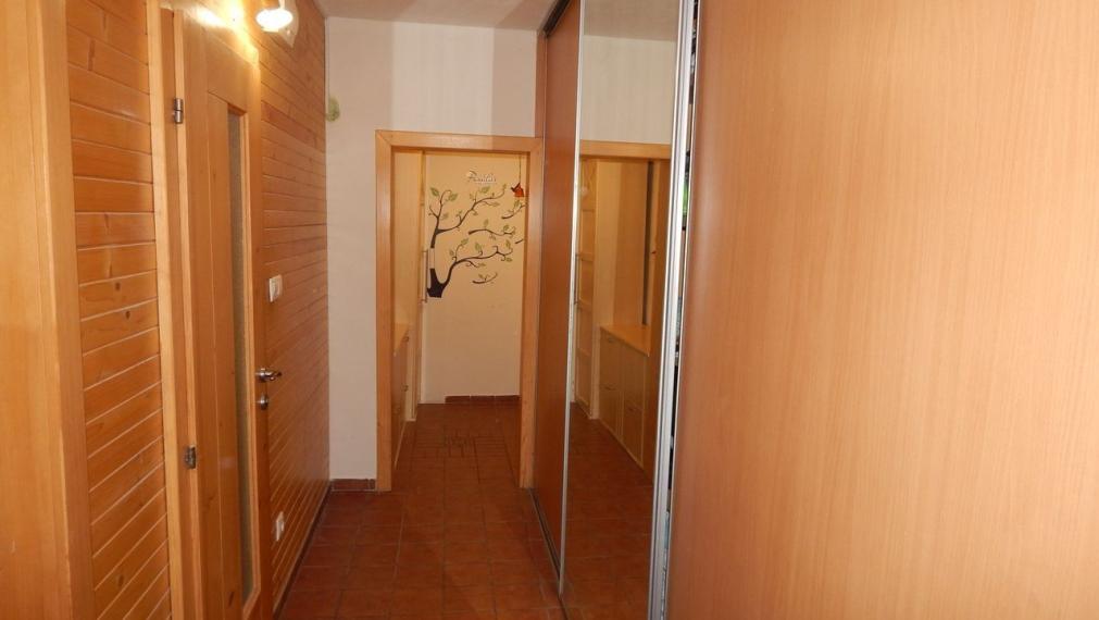 EXKLUZÍVNE-SPEKTRUM REALITY- Na Predaj 2-izbový byt, 58 m2 s balkónom, Handlová, ul. Prievidzská