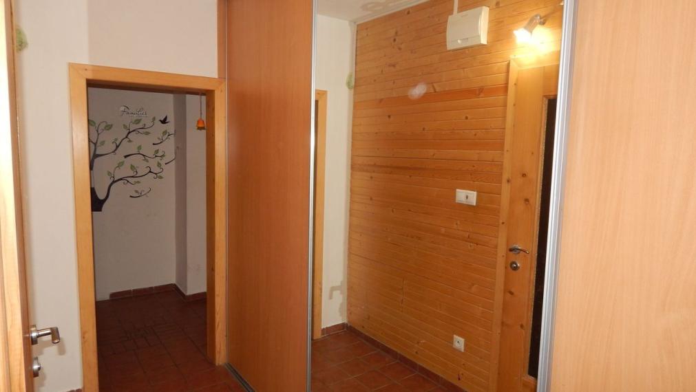 EXKLUZÍVNE-SPEKTRUM REALITY- Na Predaj 2-izbový byt, 58 m2 s balkónom, Handlová, ul. Prievidzská