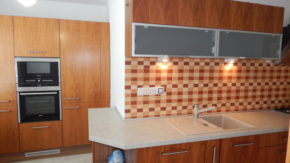 SPEKTRUM REALITY- Na Predaj 4-izbový veľkometrážny byt, 82 m2 s balkónom, Bojnice, ul. Lúčky