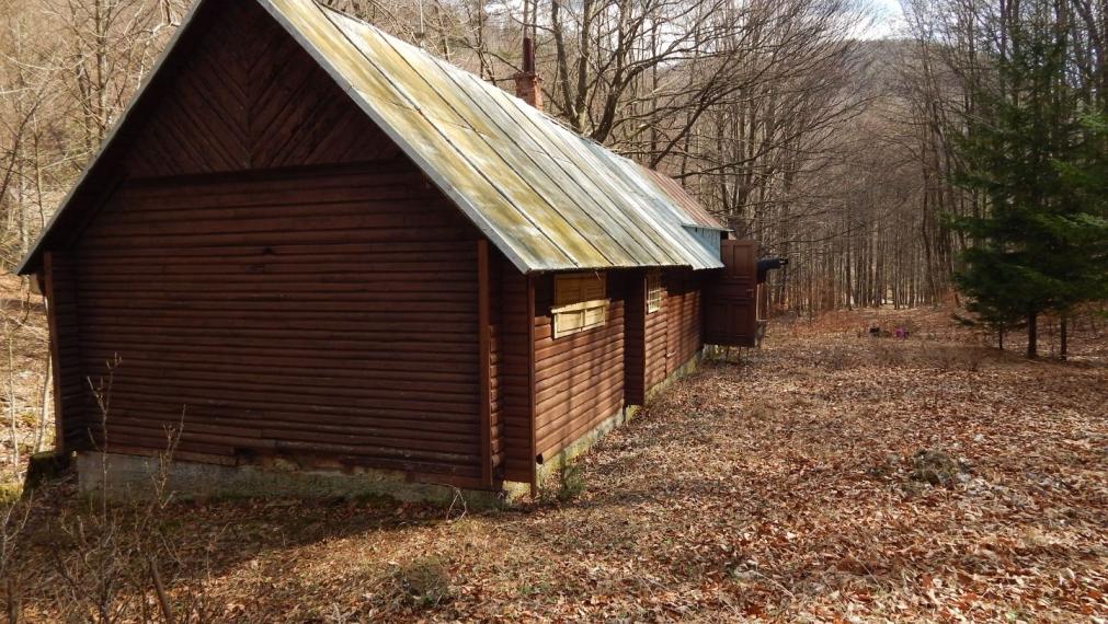 EXKLUZÍVNE-SPEKTRUM REALITY- Na Predaj Rekreačná chata v obci Kľačno, okres Prievidza