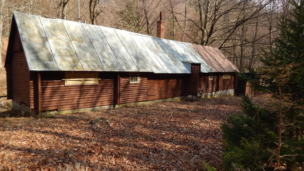 EXKLUZÍVNE-SPEKTRUM REALITY- Na Predaj Rekreačná chata v obci Kľačno, okres Prievidza