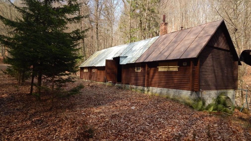 EXKLUZÍVNE-SPEKTRUM REALITY- Na Predaj Rekreačná chata v obci Kľačno, okres Prievidza