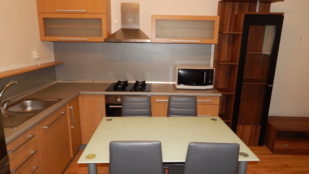 PREDANÉ-EXKLUZÍVNE-SPEKTRUM REALITY- Na Predaj čiastočne rekonštruovaný 1.5- izbový byt, 46 m2, okres Partizánske- Šípok