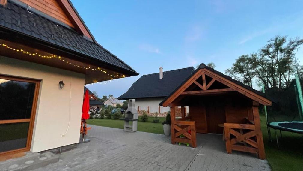 NA PREDAJ- chata /NOVOSTAVBA/ komplet zariadená / Vysoké Tatry- Stará Lesná  s panoramatickým výhľadom