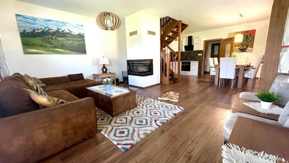 NA PREDAJ- chata /NOVOSTAVBA/ komplet zariadená / Vysoké Tatry- Stará Lesná  s panoramatickým výhľadom