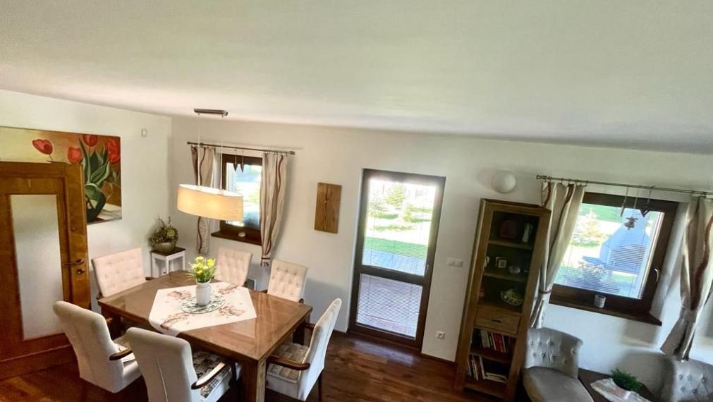 NA PREDAJ- chata /NOVOSTAVBA/ komplet zariadená / Vysoké Tatry- Stará Lesná  s panoramatickým výhľadom