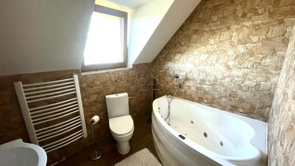 NA PREDAJ- chata /NOVOSTAVBA/ komplet zariadená / Vysoké Tatry- Stará Lesná  s panoramatickým výhľadom