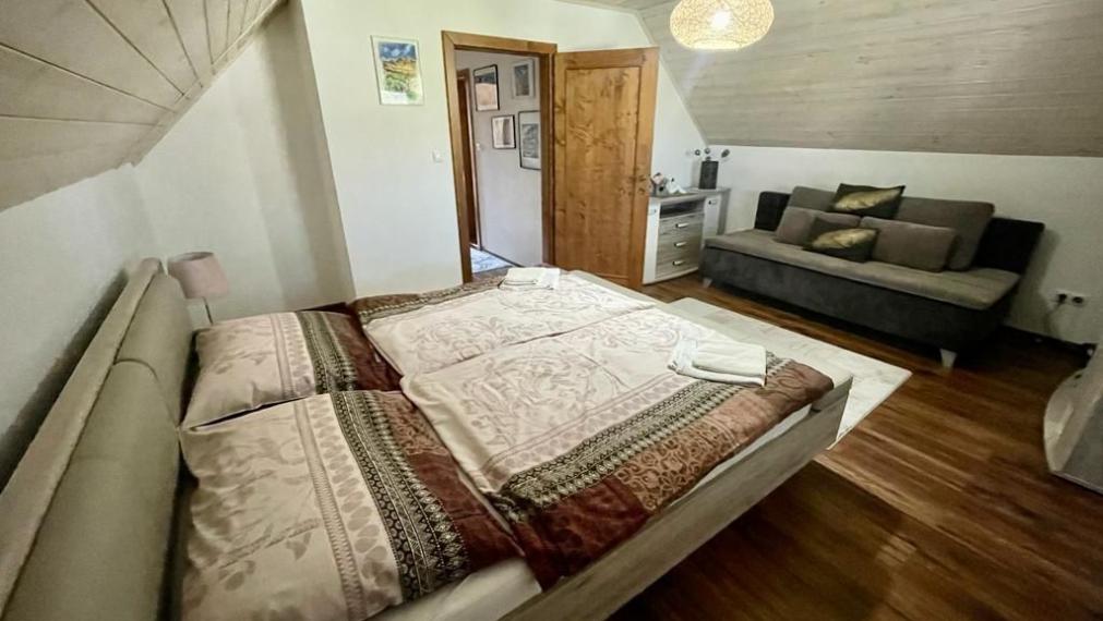 NA PREDAJ- chata /NOVOSTAVBA/ komplet zariadená / Vysoké Tatry- Stará Lesná  s panoramatickým výhľadom