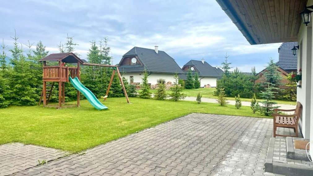 NA PREDAJ- chata /NOVOSTAVBA/ komplet zariadená / Vysoké Tatry- Stará Lesná  s panoramatickým výhľadom