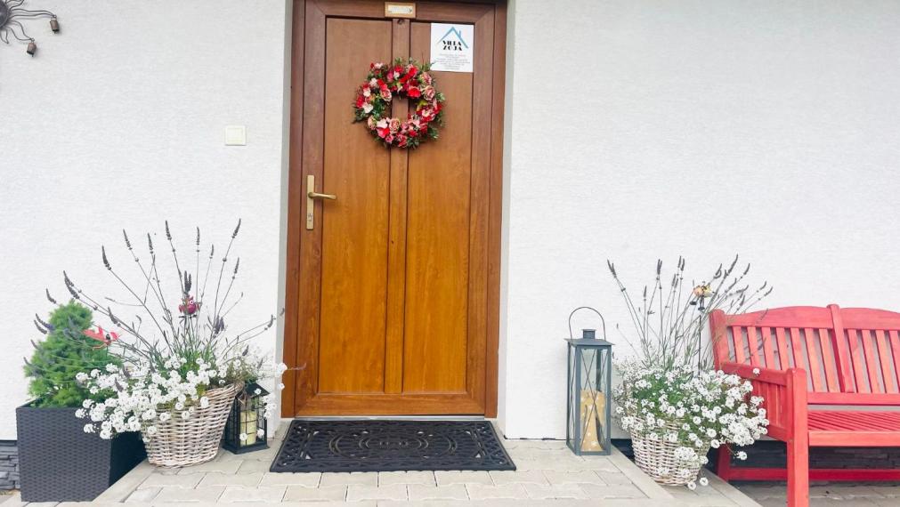 NA PREDAJ- chata /NOVOSTAVBA/ komplet zariadená / Vysoké Tatry- Stará Lesná  s panoramatickým výhľadom