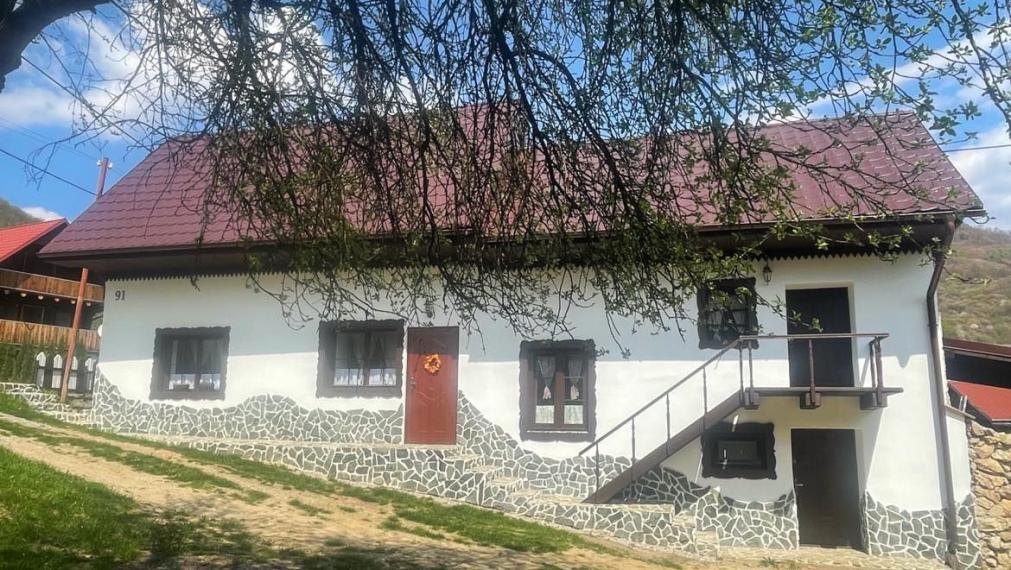 Opäť u nás !!! EXKLUZÍVNE  V PONUKE na predaj dobová chalúpka v Čiernej Lehote