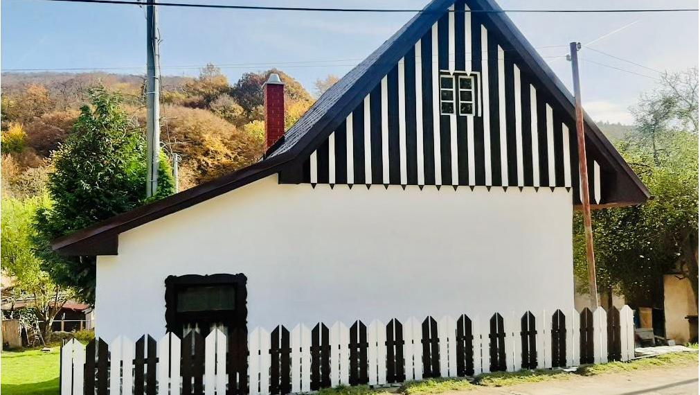 Opäť u nás !!! EXKLUZÍVNE  V PONUKE na predaj dobová chalúpka v Čiernej Lehote