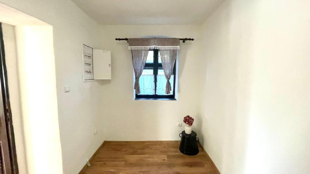 Opäť u nás !!! EXKLUZÍVNE  V PONUKE na predaj dobová chalúpka v Čiernej Lehote