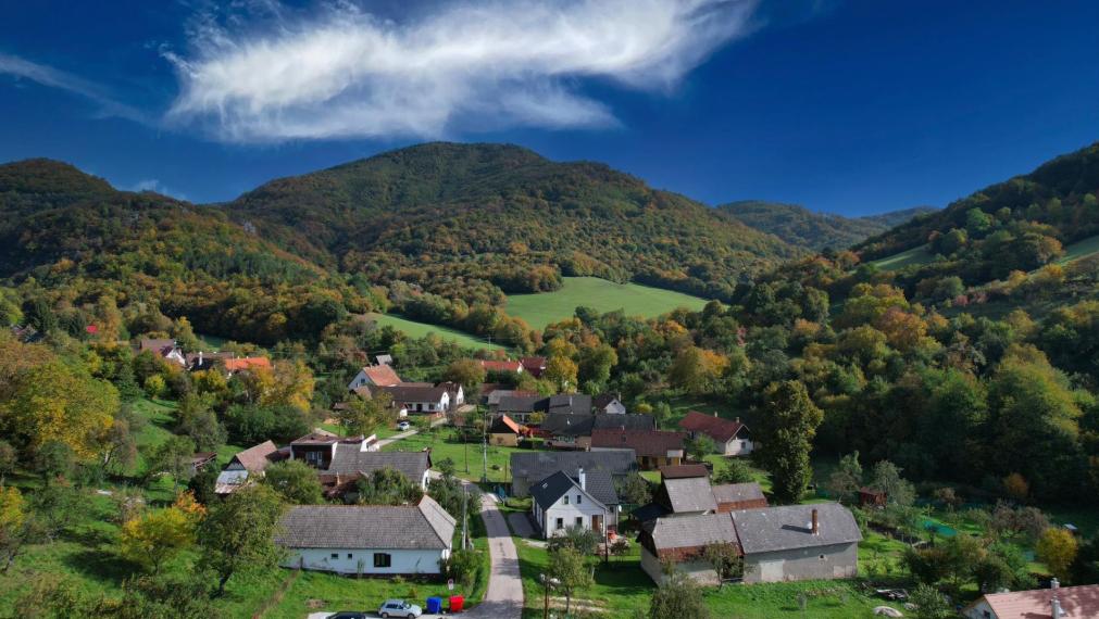 Opäť u nás !!! EXKLUZÍVNE  V PONUKE na predaj dobová chalúpka v Čiernej Lehote