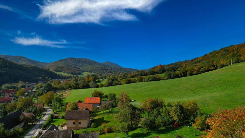 Opäť u nás !!! EXKLUZÍVNE  V PONUKE na predaj dobová chalúpka v Čiernej Lehote