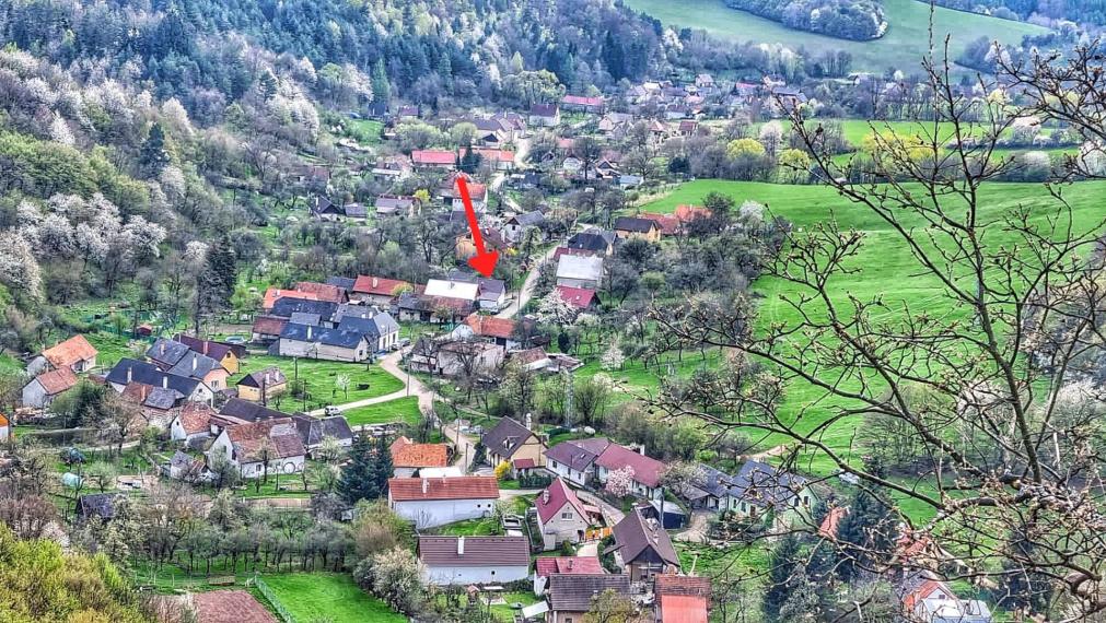 Opäť u nás !!! EXKLUZÍVNE  V PONUKE na predaj dobová chalúpka v Čiernej Lehote