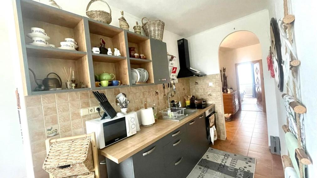 Exkluzívna ponuka 3 izb. veľkometrážného bytu v Bánovciach n/B s balkónom a pivnicou- SEVER