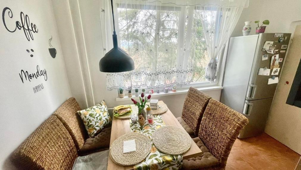 Exkluzívna ponuka 3 izb. veľkometrážného bytu v Bánovciach n/B s balkónom a pivnicou- SEVER