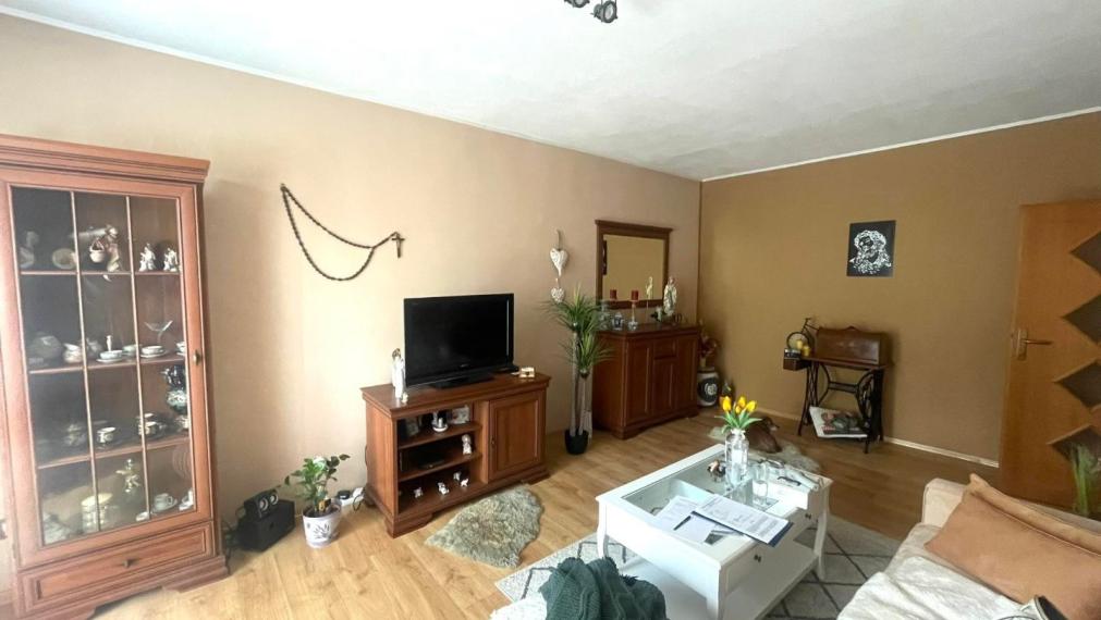 Exkluzívna ponuka 3 izb. veľkometrážného bytu v Bánovciach n/B s balkónom a pivnicou- SEVER