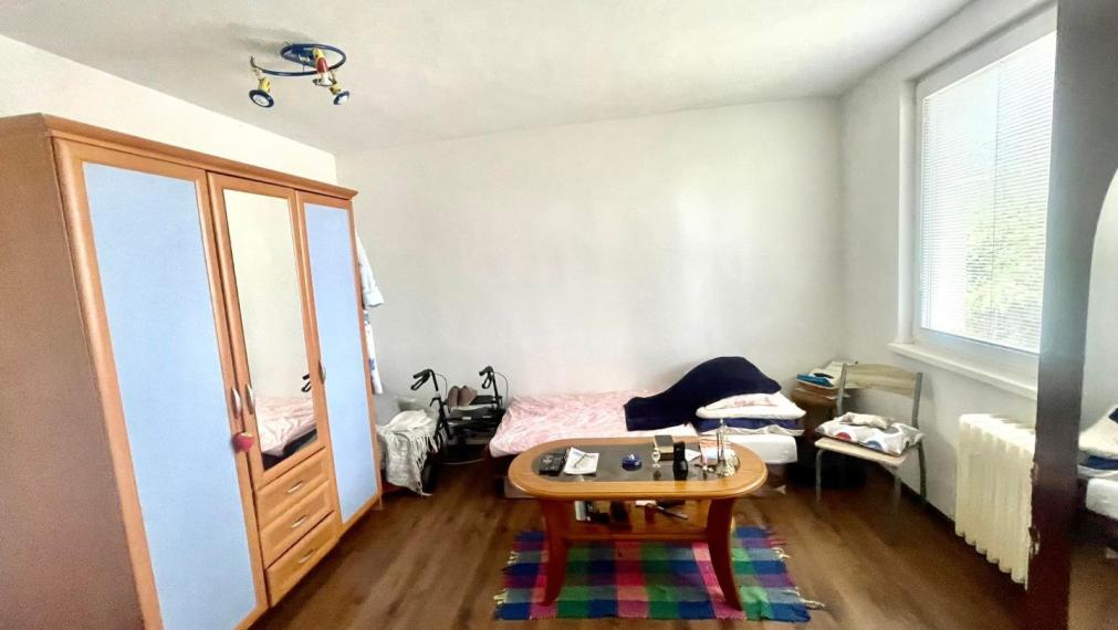 Exkluzívna ponuka 3 izb. veľkometrážného bytu v Bánovciach n/B s balkónom a pivnicou- SEVER