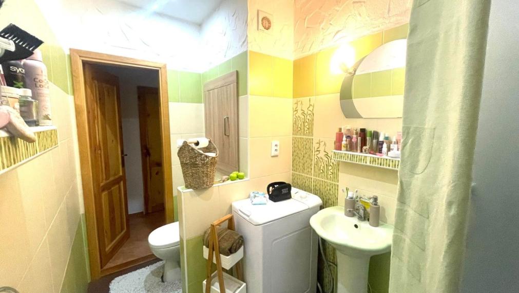 Exkluzívna ponuka 3 izb. veľkometrážného bytu v Bánovciach n/B s balkónom a pivnicou- SEVER