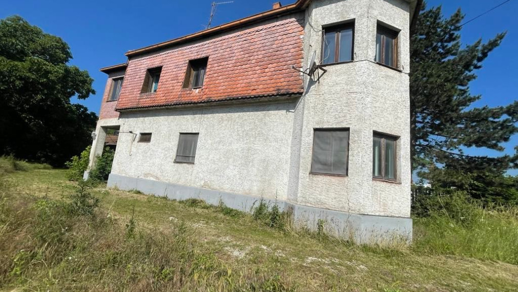 Exklzívne na predaj veľký 7 izb. RD- Partizánske / Veľké Bielice