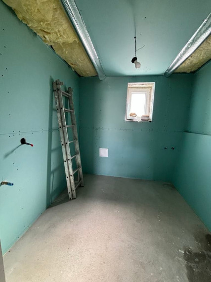 PREDAJ -Exkluzívna ponuka  3i RD - kompletná rekonštrukcia, terasa, pozemok 450m2 - Bánovcen/B / Biskupice