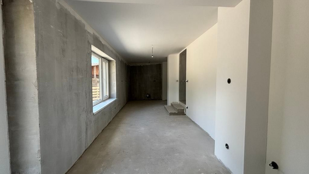 PREDAJ -Exkluzívna ponuka  3i RD - kompletná rekonštrukcia, terasa, pozemok 450m2 - Bánovcen/B / Biskupice