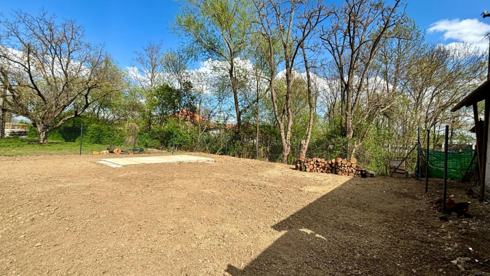 PREDAJ -Exkluzívna ponuka  3i RD - kompletná rekonštrukcia, terasa, pozemok 450m2 - Bánovcen/B / Biskupice