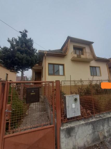 NOVÁ CENA.....Rodinný dom v tichej časti vo vyhľadávanej lokalite v meste Bánovce n/B