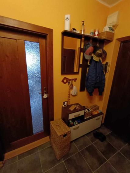 Nová cena/ Výmena 3 izbového bytu za 2 izbový byt na ulici 9.mája