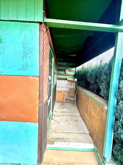 Exkluzívne na predaj  záhrada s chatkou v Bánovciach n/B