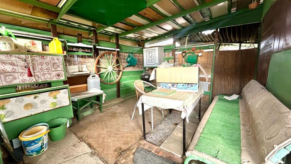 Exkluzívne na predaj  záhrada s chatkou v Bánovciach n/B