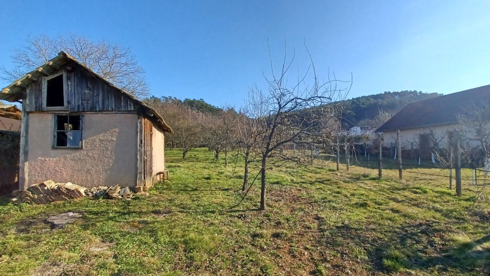 SUPER CENA - Stavebný pozemok  1213 m2 obec BRODZANY