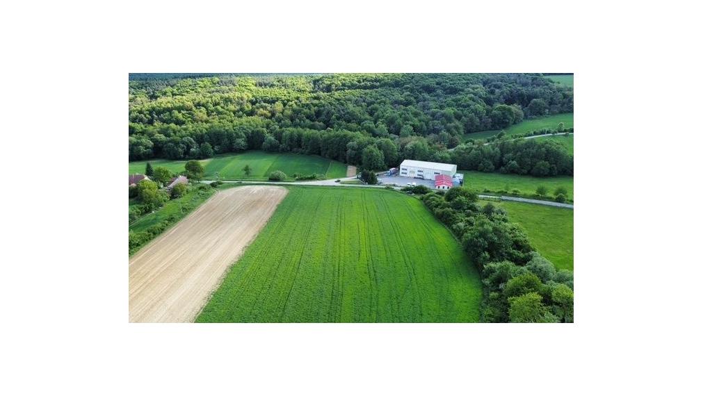 Investičný pozemok 15196 m2 Malé Hoste