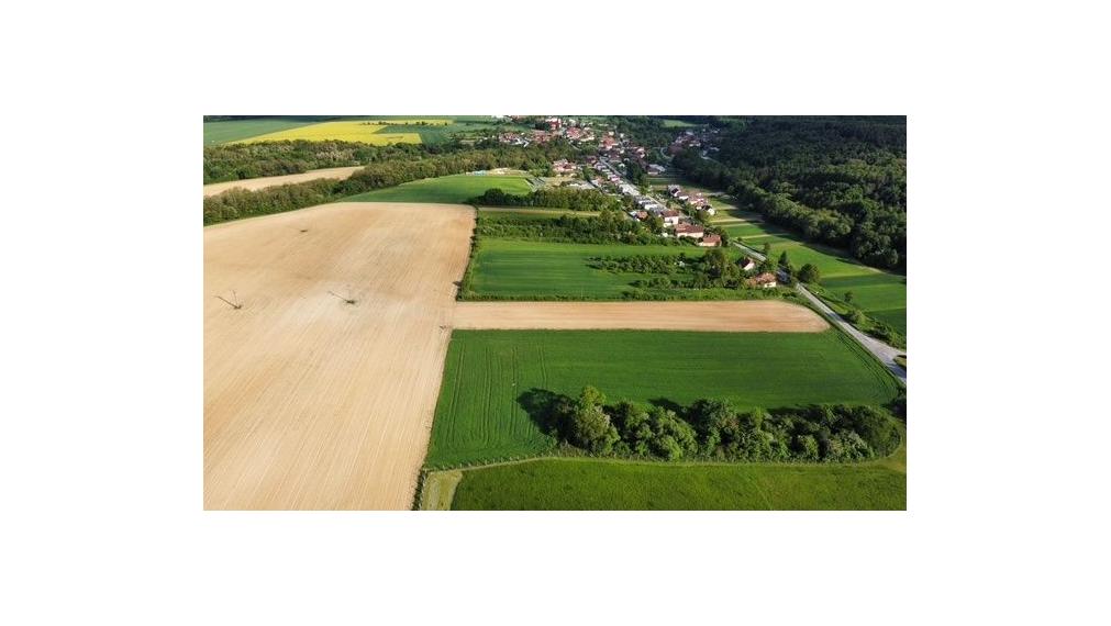 Investičný pozemok 15196 m2 Malé Hoste