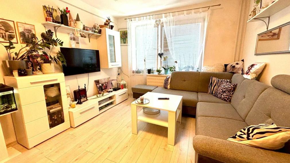 Rezervované...EXKLUZÍVNE NA PREDAJ – 3-IZBOVÝ BYT S DVOMA BALKÓNMI, UL. MOJMÍROVA, BÁNOVCE NAD BEBRAVOU