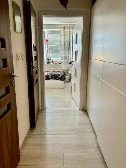 Rezervované...EXKLUZÍVNE NA PREDAJ – 3-IZBOVÝ BYT S DVOMA BALKÓNMI, UL. MOJMÍROVA, BÁNOVCE NAD BEBRAVOU