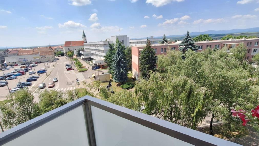 Rezervované...Exkluzívne na predaj 1i byt v centre mesta Bánovce n/B