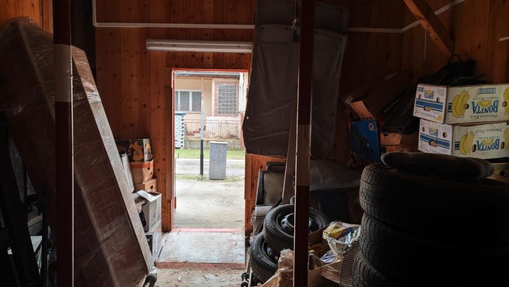 SPEKTRUM REALITY- TUŽINA-Na  Predaj  chata s terasou a garážou - 301 m2, Tužina, okres Prievidza